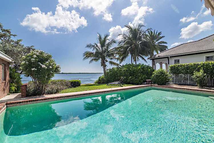 866 Lakeside Drive North Palm Beach, FL 33408