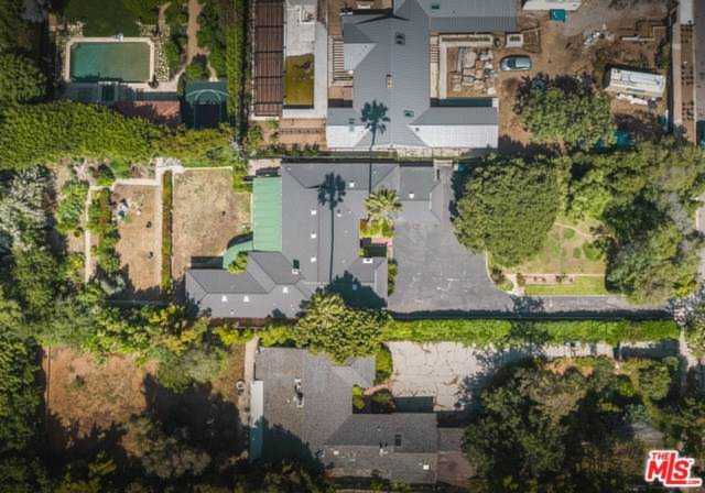 12835 San Vicente Los Angeles, CA 90049