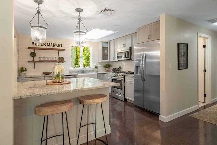33 Johanna Dr Reading, MA 01867 | MLS 72567762 Photo 1
