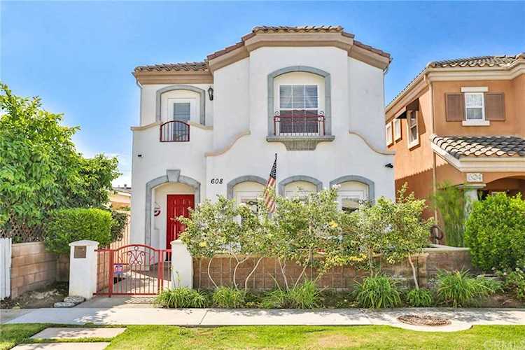 608 Indianapolis Avenue Huntington Beach, CA 92648