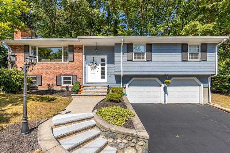 9 Michael Road, Wakefield, MA 01880 - $639,900 - MLS#72568163 Photo 1