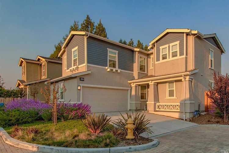 4260 Wine Country Court Napa, CA 94558 | MLS 21919723 Photo 1