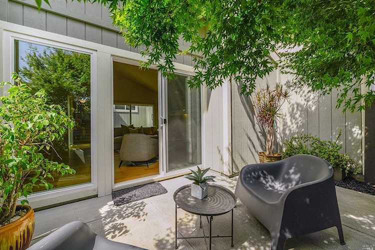 1162 Walnut Street Napa, CA 94559 | MLS 21917654 Photo 1
