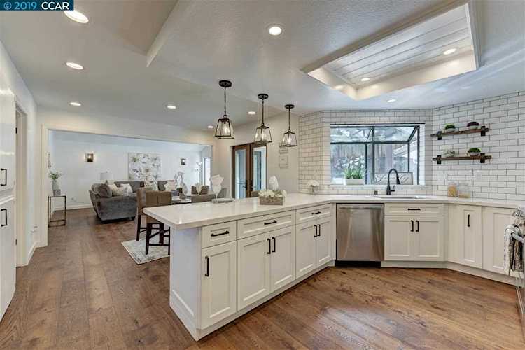 5404 Morengo Dr Concord, CA 94521 | MLS 40880591 Photo 1