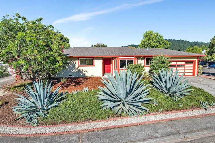 7 Rose Court Cloverdale, CA 95425 | MLS 21918822 Photo 1