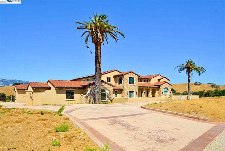 7788 Laguna Heights Court Sunol, CA 94586
