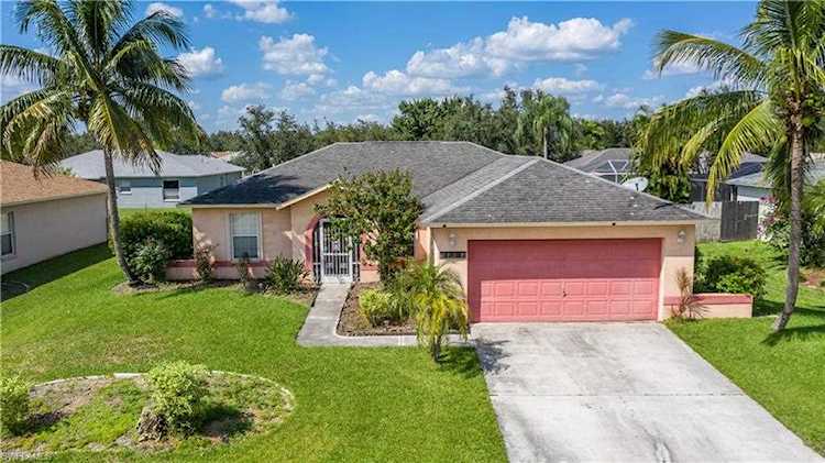 15613 Sunny Crest Ln Fort Myers, FL 33905