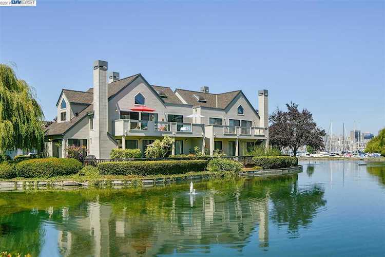 12 Eclipse Ct Alameda, CA 94501 | MLS 40879329 Photo 1