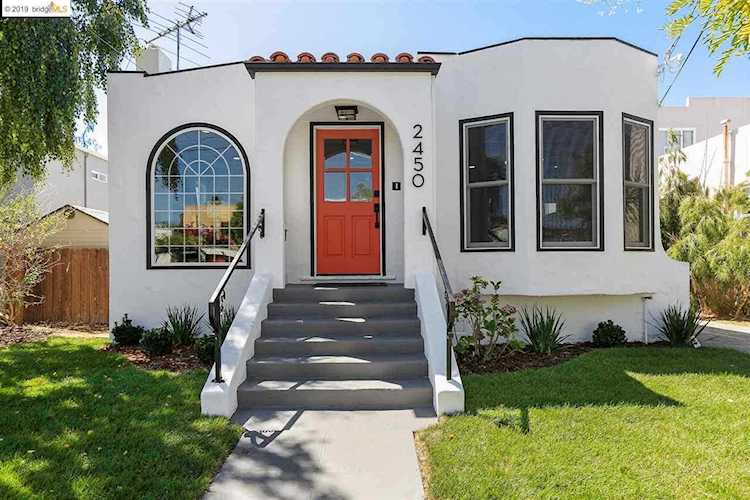 2450 West St Berkeley, CA 94702 | MLS 40880695 Photo 1