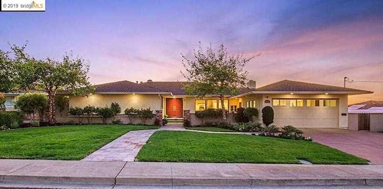 2377 Marineview Dr San Leandro, CA 94577 | MLS 40881497 Photo 1