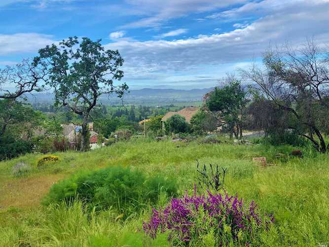 618 Chaparral Circle Napa, CA 94558 | MLS 21908748 Photo 1