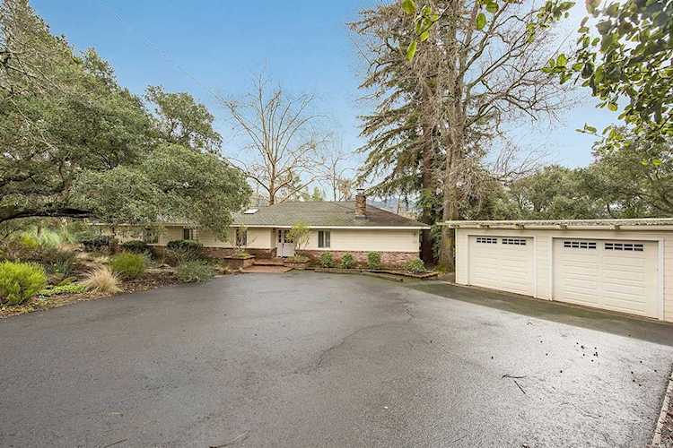 1221 3rd Avenue Napa, CA 94558 | MLS 21903058 Photo 1