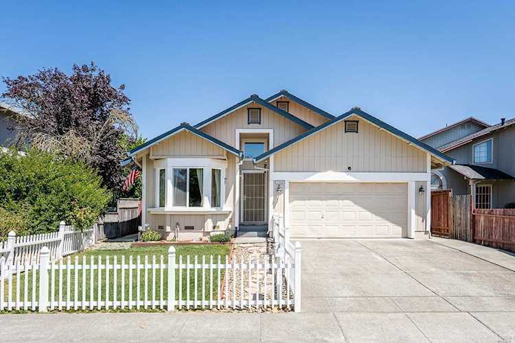 7496 Maximillian Place Rohnert Park, CA 94928 | MLS 21920866 Photo 1