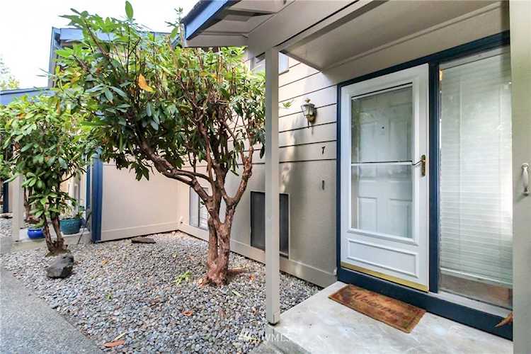 112 19th Ave SE #7 Puyallup, WA 98372