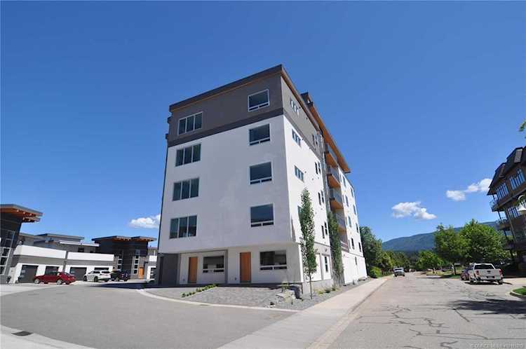 131 Northeast Harbourfront Drive #202 Salmon Arm, BC V1E2T3