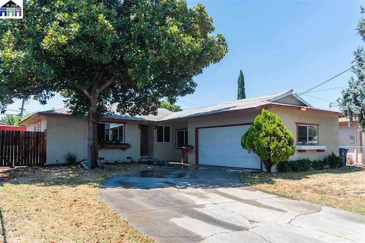 2467 Tanager Cir Concord, CA 94520 | MLS 40869524 Photo 1