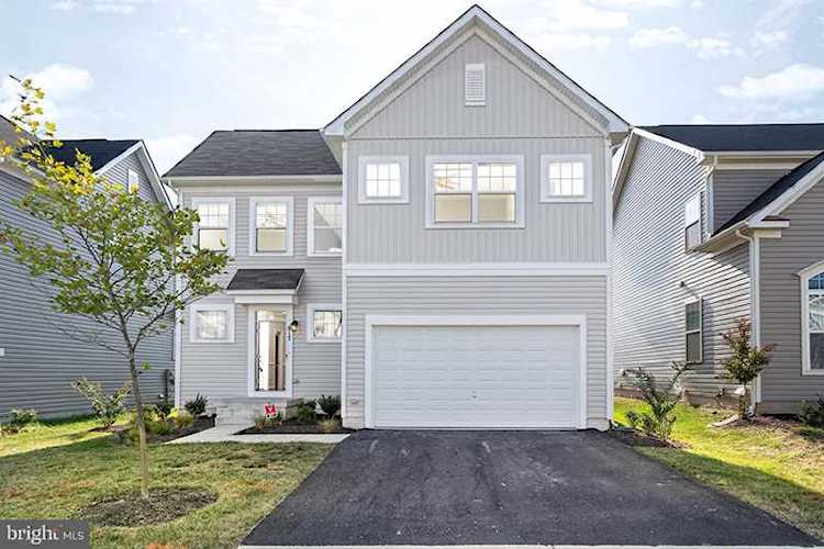 817 Mildenhall Ct Purcellville, VA 20132