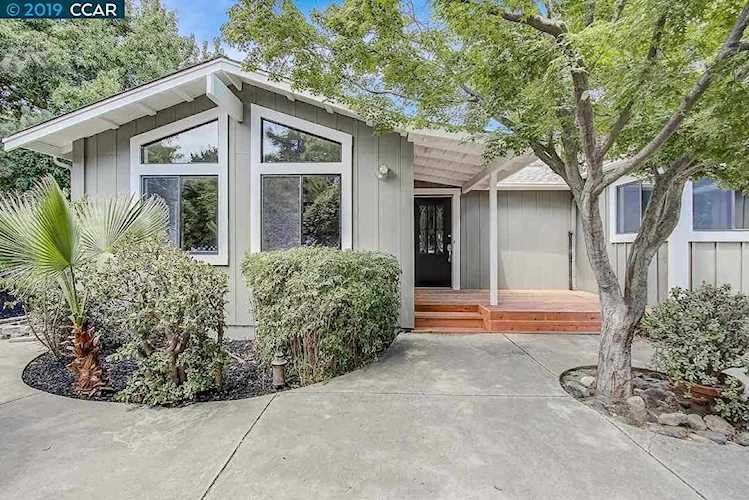 9 Benita Way Martinez, CA 94553 | MLS 40876376 Photo 1