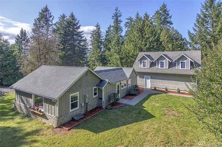 10535 Pops Place NW Seabeck, WA 98380