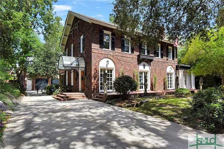 518 E Victory Dr Savannah, GA 31405