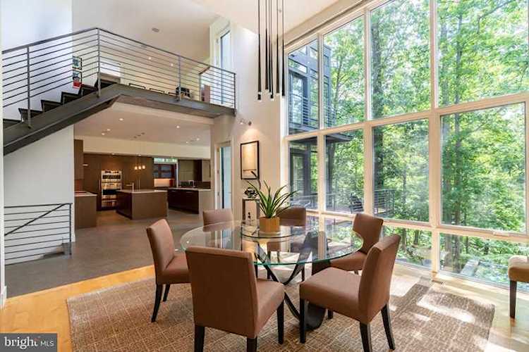 3421 Greentree Dr Falls Church, VA 22041