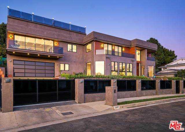 7911 Oceanus Drive Los Angeles, CA 90046