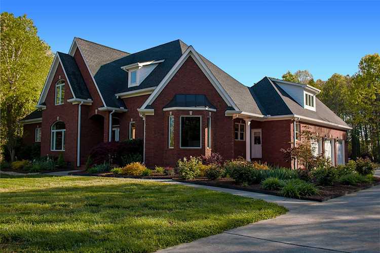 14176 Northshore Dr Lenoir City, TN 37772