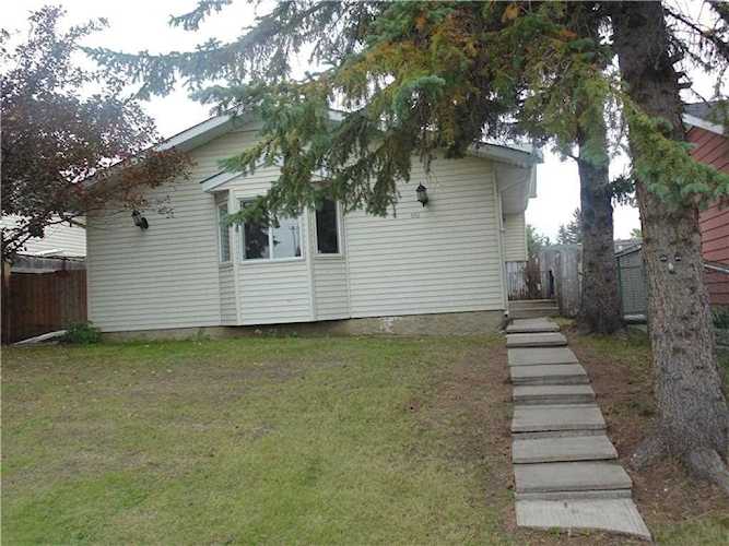 4711 Rundlehorn Drive NE Calgary, AB T1Y 2K3