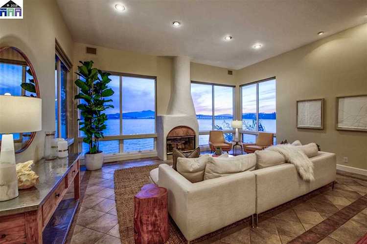 317 Western Dr Richmond, CA 94801 | MLS 40864497 Photo 1