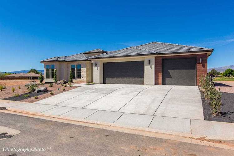 1104 W Goldenrod CIR St George, UT 84790