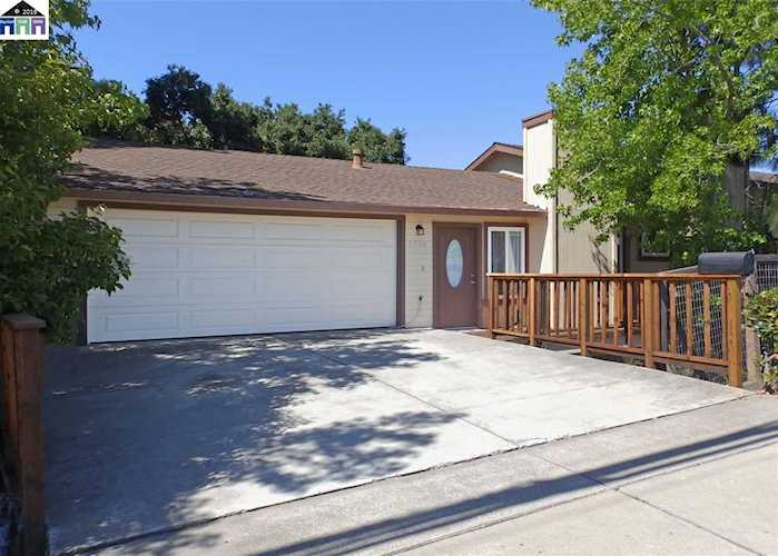 1756 East Avenue Hayward, CA 94541 | MLS 40875154 Photo 1