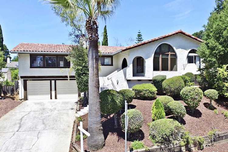10131 Hillcrest Road Cupertino, CA 95014 | MLS 52202390 Photo 1