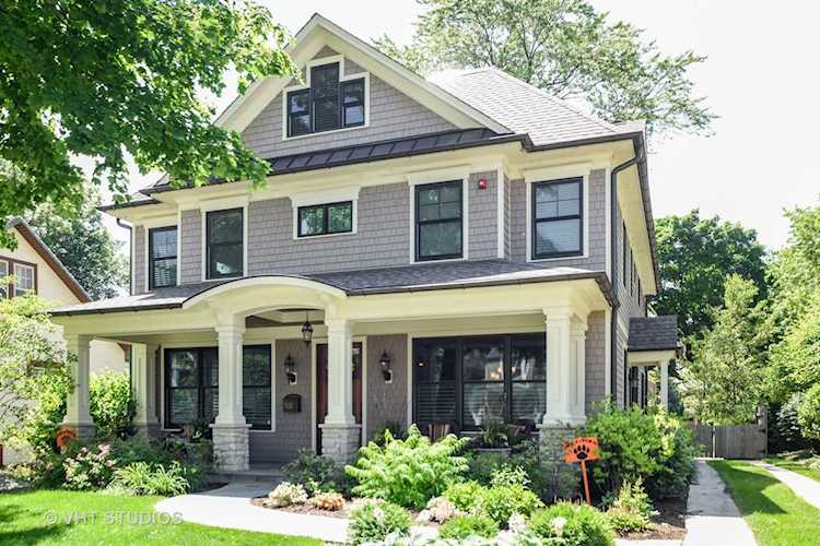 521 Lange Ct Libertyville, IL 60048