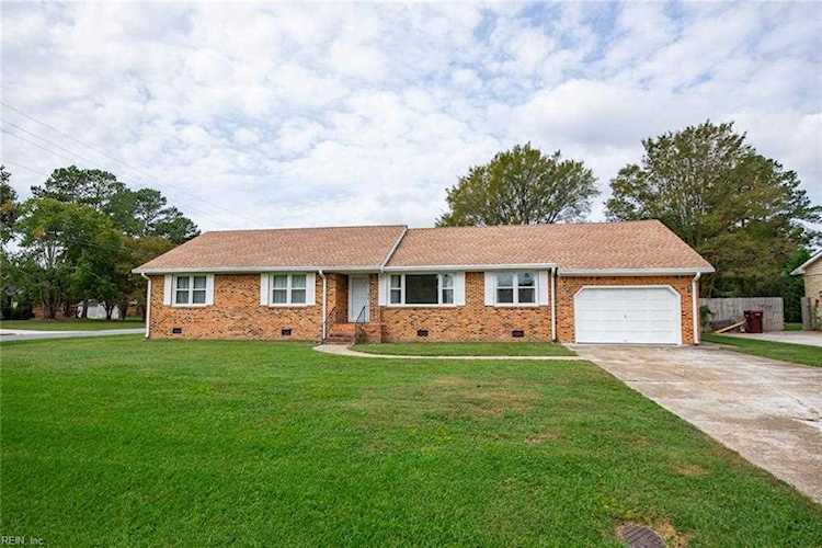 552 Giles Dr Chesapeake, VA 23322 | MLS 10283999 Photo 1