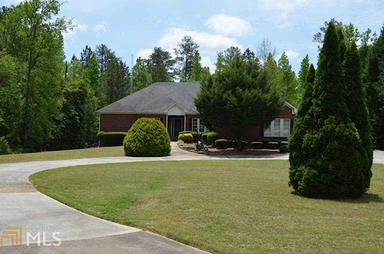 210 Tabor Forest Dr Oxford, GA 30054