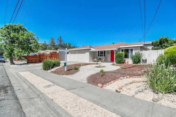 613 Louise Avenue Novato, CA 94947 | MLS 21919365 Photo 1