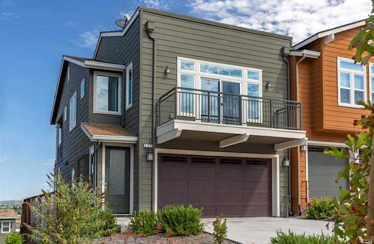 565 Jade Street Petaluma, CA 94952 | MLS 21922897 Photo 1