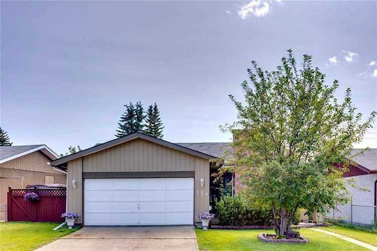 159 Maitland Drive NE Calgary, AB T2A 5C1