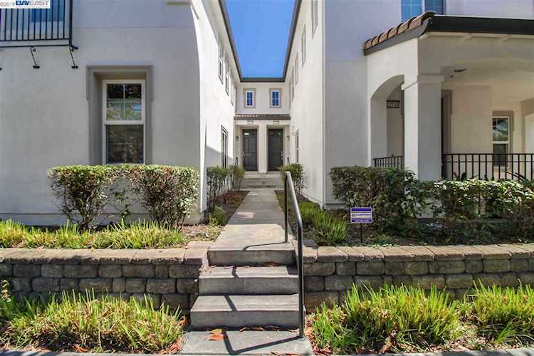 22704 Atherton St Hayward, CA 94541 | MLS 40878986 Photo 1