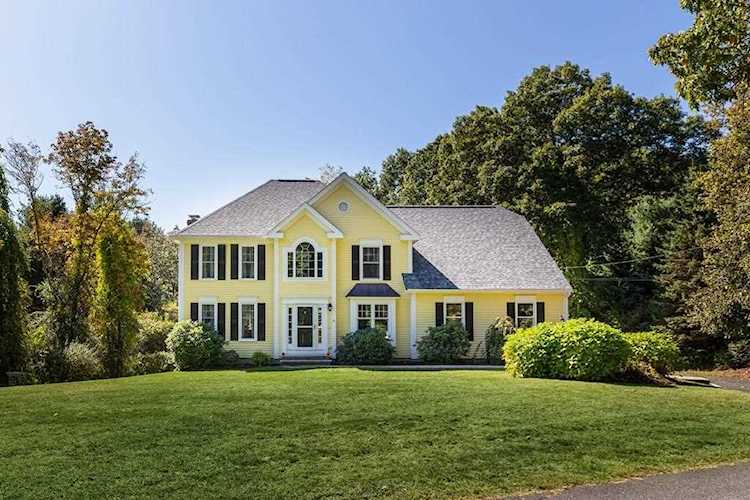31 Edgewood Road Southborough, MA 01772 | MLS 72574373 Photo 1
