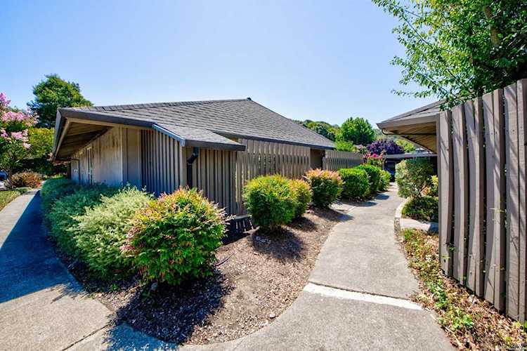 72 Roundtree Boulevard San Rafael, CA 94903 | MLS 21920757 Photo 1