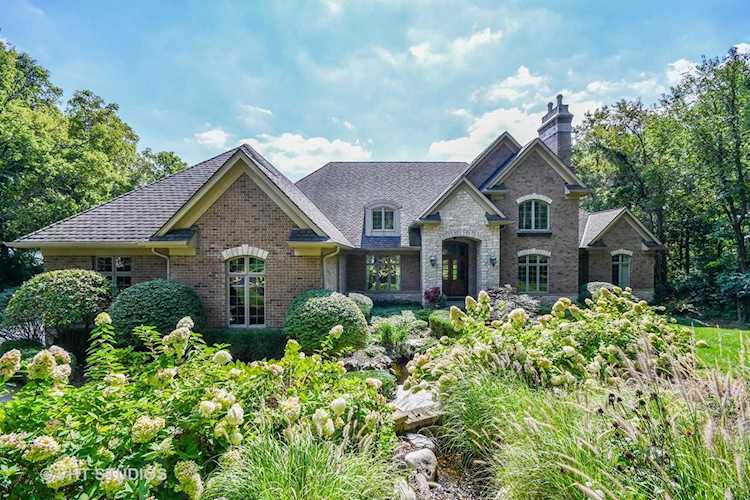 38W365 Heritage Oaks Dr St. Charles, IL 60175