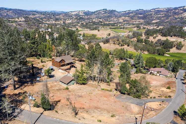 4945 Pinecroft Way Santa Rosa, CA 95404