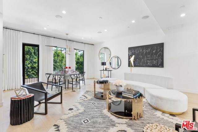 4711 Wilshire Boulevard Los Angeles, CA 90010