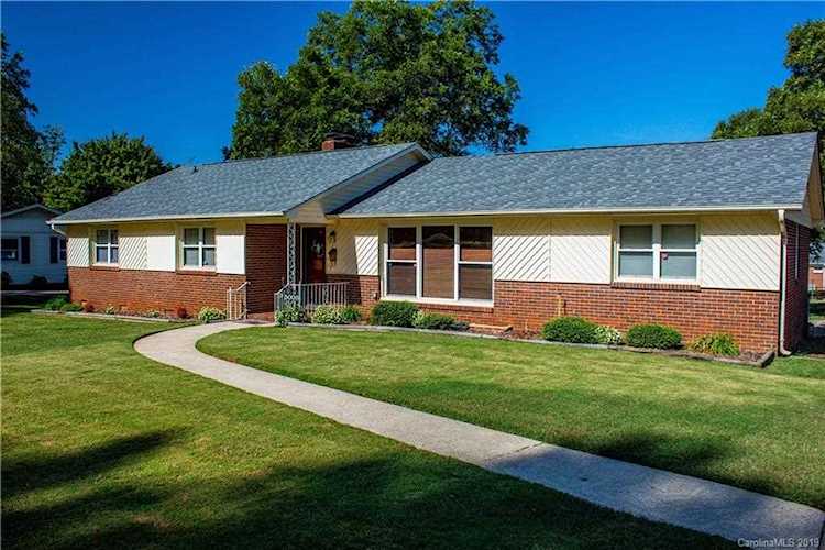 5009 Tewkesbury Rd Charlotte, NC 28269 | MLS 3549643 Photo 1
