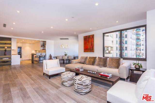 10560 Wilshire Boulevard #1501 Los Angeles, CA 90024