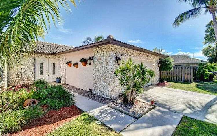 1574 SW 2Nd Street Boca Raton, FL 33486