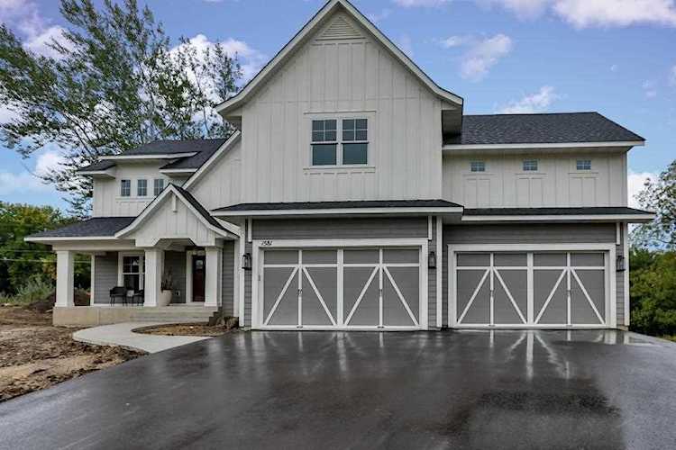 15725 43rd Place N Plymouth, MN 55446
