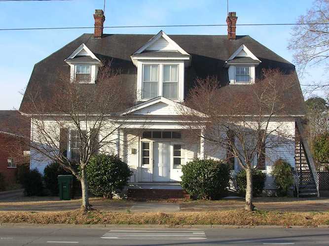 103 N Haughton Street Williamston, NC 27892