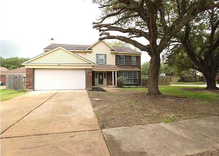4009 W Spring Branch Dr Pearland, TX 77584